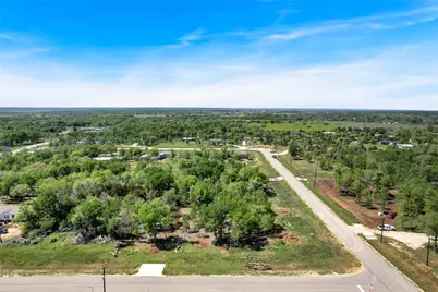 114 Empire Street, Elgin, TX 78621 - Photo 3