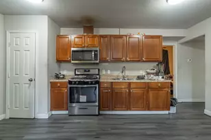 6707 Santos St, Austin, TX 78741 - Photo 31