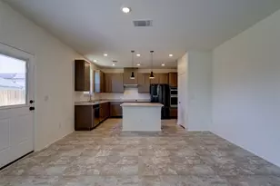 18517 Spotted Eagle Ln, Elgin, TX 78621 - Photo 7