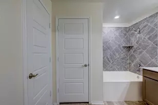 18517 Spotted Eagle Ln, Elgin, TX 78621 - Photo 27