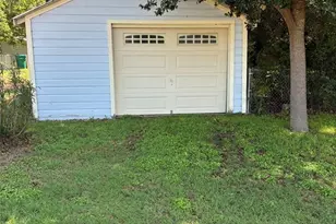 101 Short St, Smithville, TX 78957 - Photo 21