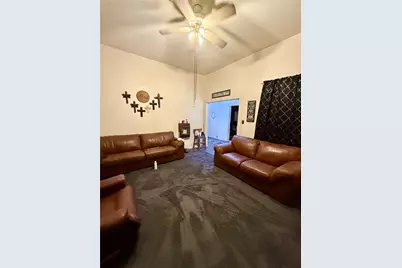 907 N Central Avenue, Cameron, TX 76520 - Photo 3