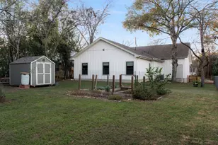 1441 Katy St, New Braunfels, TX 78130 - Photo 35