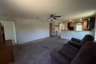 124 Niven Path, Jarrell, TX 76537 - Photo 5