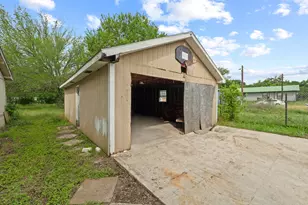 205 Skycrest Dr, Martindale, TX 78655 - Photo 5