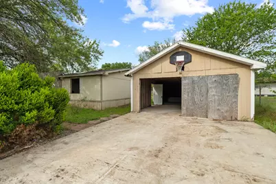 205 Skycrest Drive, Martindale, TX 78655 - Photo 3