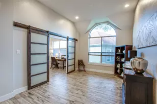 6 Stillmeadow Ct, The Hills, TX 78738 - Photo 9