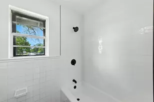 8520 Bradford Dr, Austin, TX 78758 - Photo 25