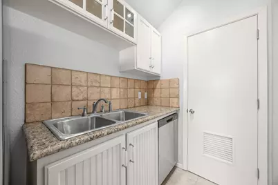 1110 W 22nd Street #12, Austin, TX 78705 - Photo 9