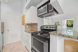 1110 W 22nd St, Austin, TX 78705 - Photo 7