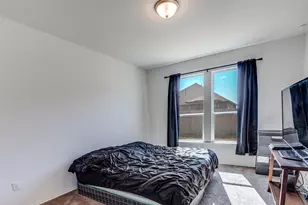 211 Pitkin Dr, Lockhart, TX 78644 - Photo 9