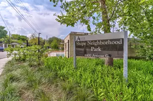 611 E 45th St, Austin, TX 78751 - Photo 17