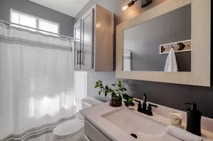 611 E 45th St, Austin, TX 78751 - Photo 15