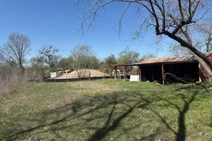 517 Giddings St, Lexington, TX 78947 - Photo 11