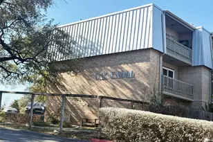 620 S 1st St, Austin, TX 78704 - Photo 3