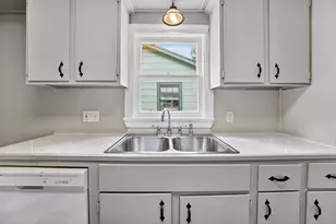 4907 Duval St, Austin, TX 78751 - Photo 11