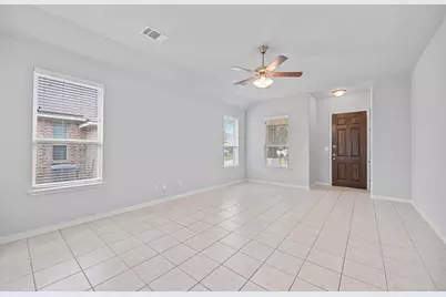 913 Centerra Hills Circle, Round Rock, TX 78665 - Photo 9