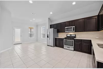 913 Centerra Hills Circle, Round Rock, TX 78665 - Photo 11