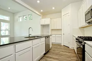402 Zennia St, Austin, TX 78751 - Photo 9