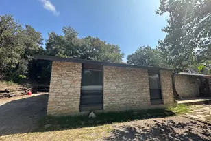 1103 Hillyer St, San Marcos, TX 78666 - Photo 3