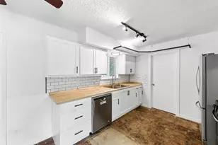 2200 Cadiz Cir, Austin, TX 78741 - Photo 7