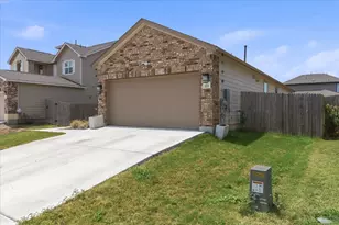 223 Pitkin Dr, Lockhart, TX 78644 - Photo 7