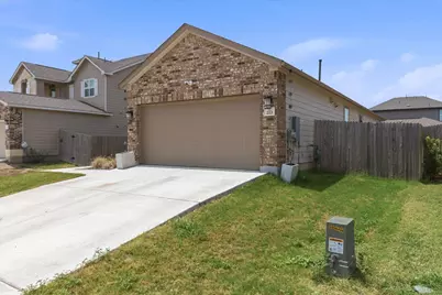 223 Pitkin Drive, Lockhart, TX 78644 - Photo 7