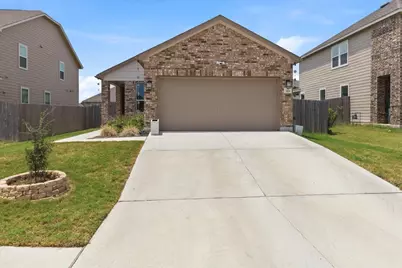 223 Pitkin Drive, Lockhart, TX 78644 - Photo 5