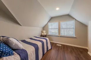 1212 N Main St, Elgin, TX 78621 - Photo 13