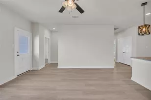 121 Walk Wy, Jarrell, TX 76537 - Photo 15