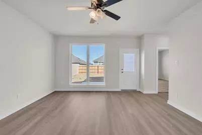 121 Walk Way, Jarrell, TX 76537 - Photo 17