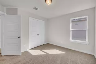 121 Walk Wy, Jarrell, TX 76537 - Photo 7