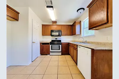 7400 Muffin Drive, Austin, TX 78724 - Photo 9