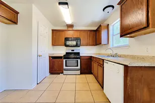 7400 Muffin Dr, Austin, TX 78724 - Photo 9