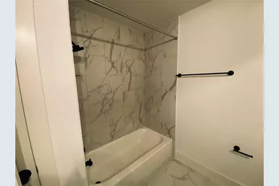 5160 N A W Grimes Boulevard #121, Round Rock, TX 78665 - Photo 17