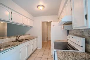 12403 Tree Line Dr, Austin, TX 78729 - Photo 7