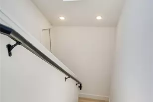 3406 E 17th St, Austin, TX 78721 - Photo 23