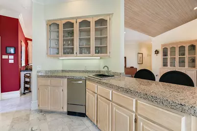 529 Buckeye Trail, West Lake Hills, TX 78746 - Photo 9