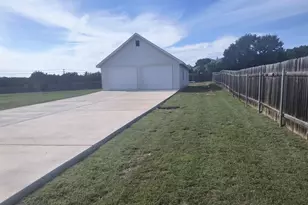 213 Dawn Dr, Liberty Hill, TX 78642 - Photo 9