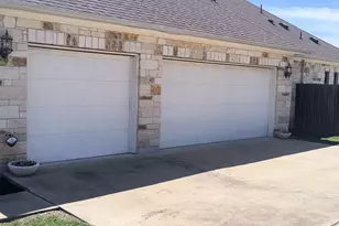 213 Dawn Dr, Liberty Hill, TX 78642 - Photo 7