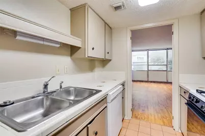 1800 Lavaca Street #214, Austin, TX 78701 - Photo 15