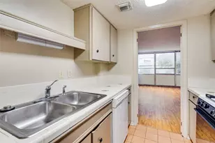 1800 Lavaca St, Austin, TX 78701 - Photo 15