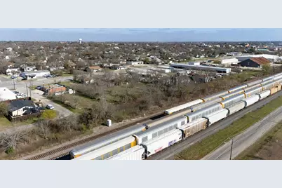 919 W 2nd Street, Taylor, TX 76574 - Photo 29