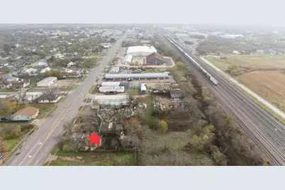 919 W 2nd Street, Taylor, TX 76574 - Photo 3