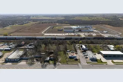 919 W 2nd Street, Taylor, TX 76574 - Photo 23