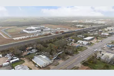 919 W 2nd Street, Taylor, TX 76574 - Photo 11