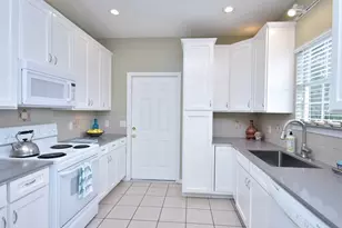 600 Grand Prairie Cir, Dripping Springs, TX 78620 - Photo 9