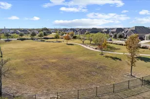 908 Knowles Dr, Hutto, TX 78634 - Photo 35