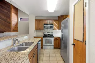 108 Courtside Cir, Spicewood, TX 78669 - Photo 9