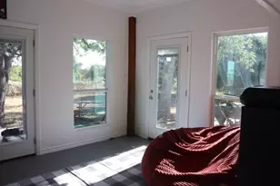 913 Seventh St, Lexington, TX 78947 - Photo 5